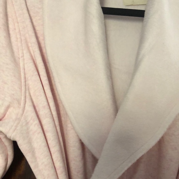 Ugg w Blanche robe size large - Picture 4 of 6